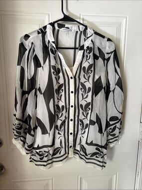 Lightweight Black & White Printed Button-Down Top